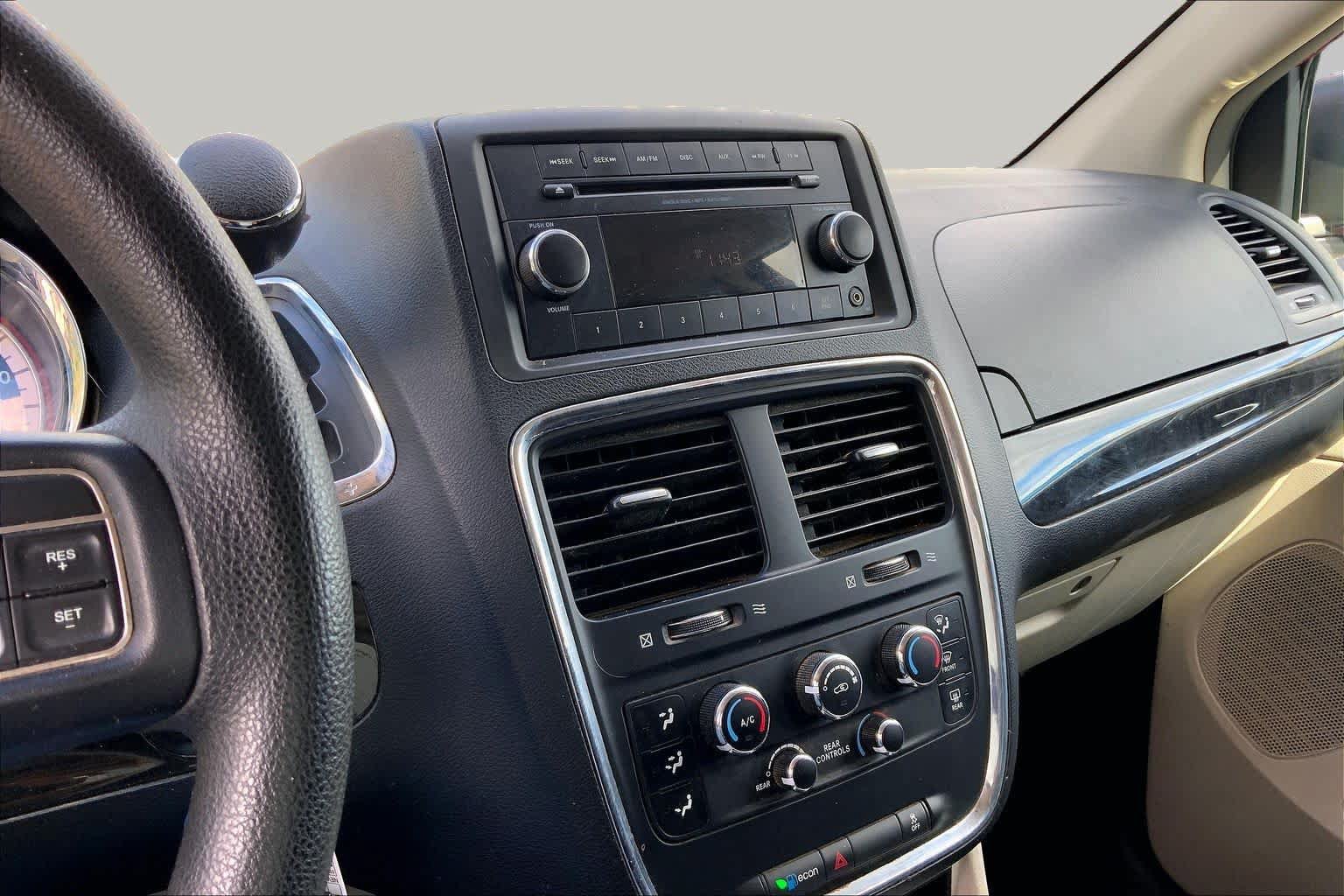 Used 2013 Dodge Grand Caravan SXT FWD image 7