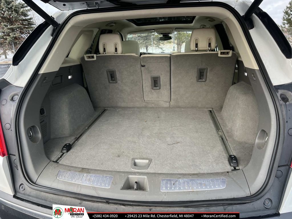 Used 2018 Cadillac XT5 Luxury w/ Driver Awareness Package image 11