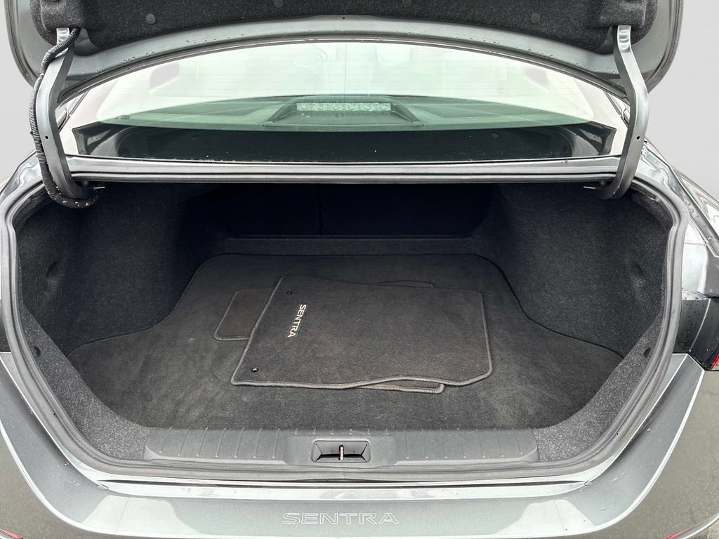 Used 2021 Nissan Sentra SV FWD image 14