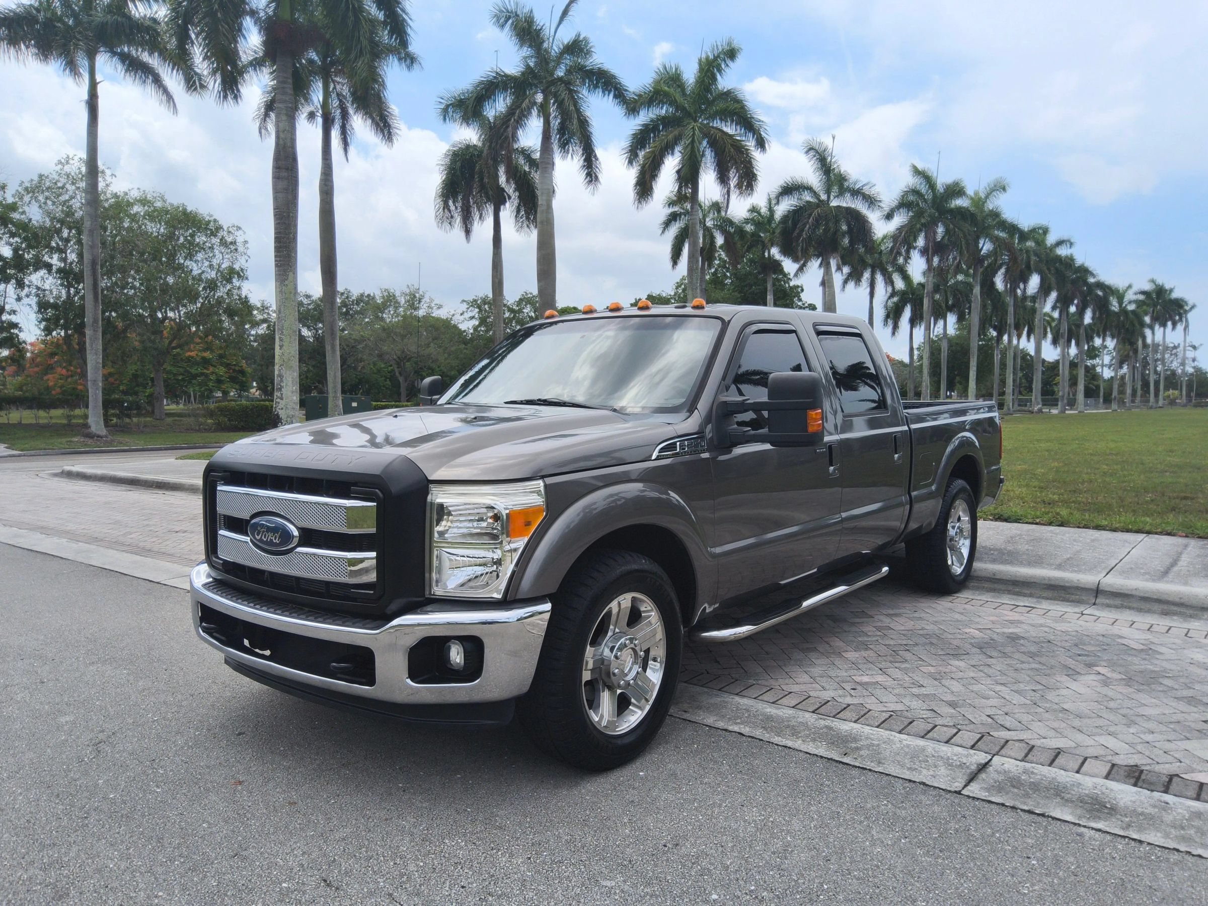 Used 2011 Ford F250 Lariat w/ Lariat Interior Pkg RWD image 3