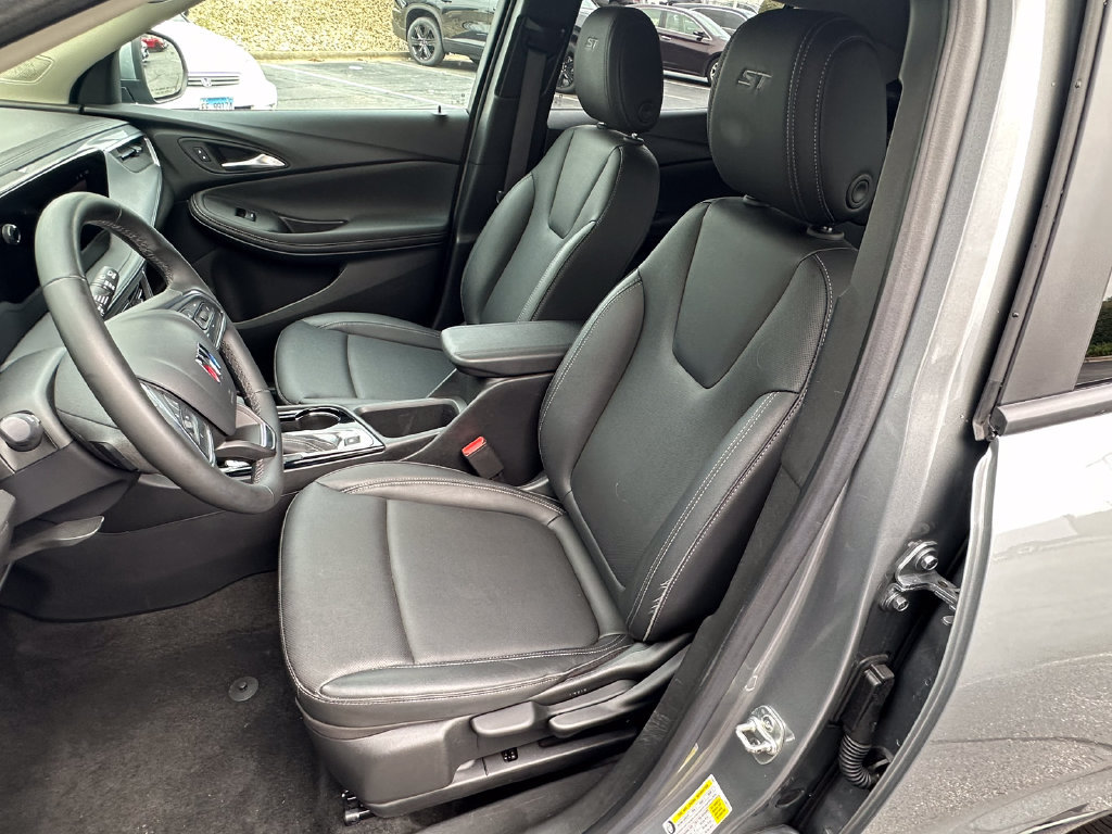 Used 2024 Buick Encore GX Sport Touring FWD image 23