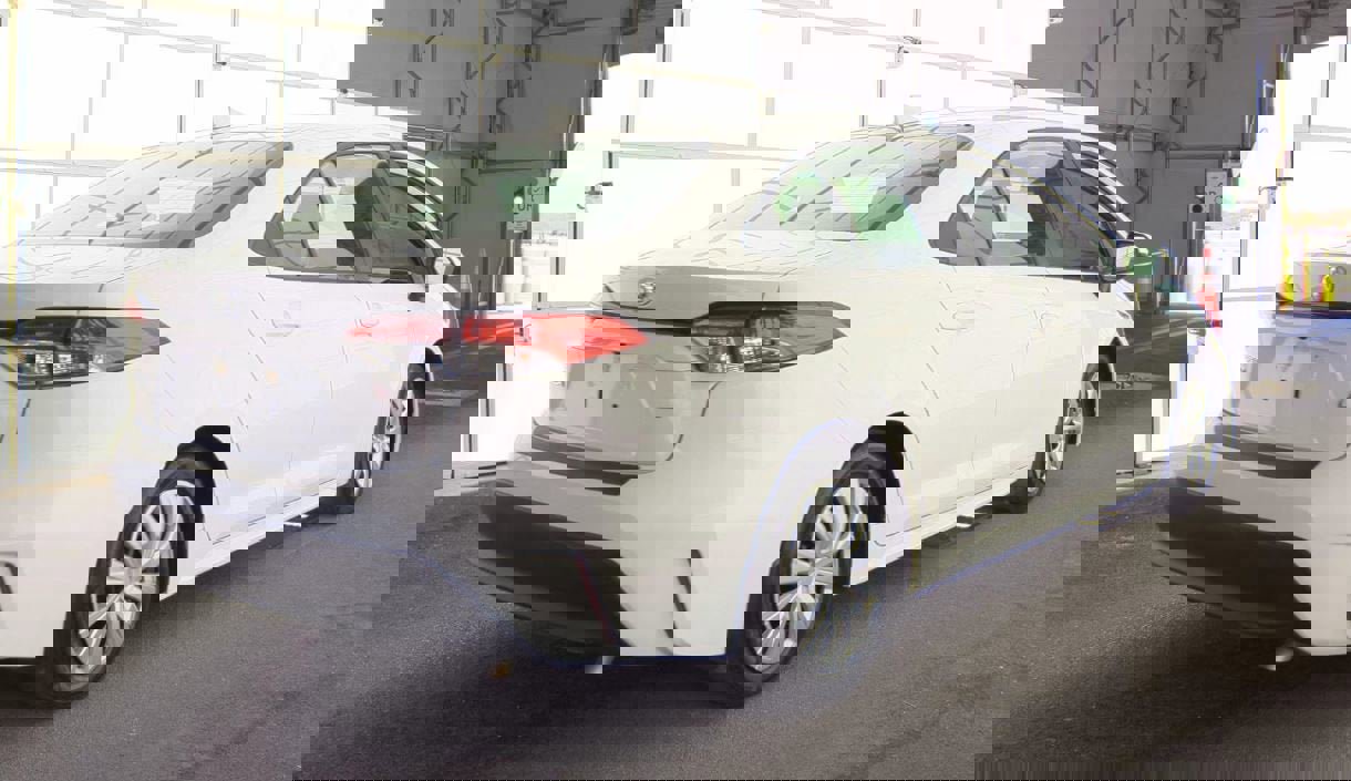 Used 2024 Toyota Corolla LE image 3