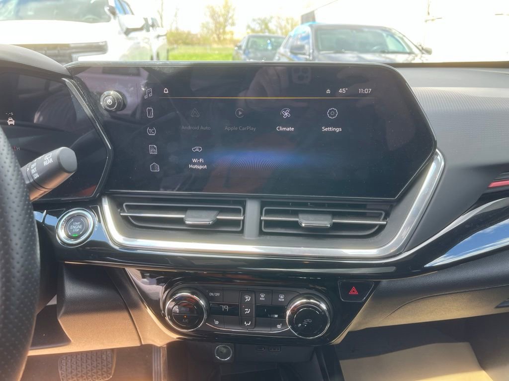 Used 2024 Chevrolet Trax RS w/ Sunroof Package FWD image 16