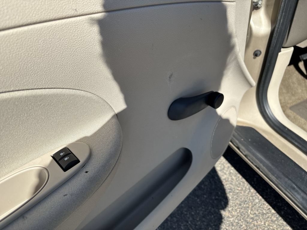 Used 2006 Chevrolet Cobalt LS FWD image 26