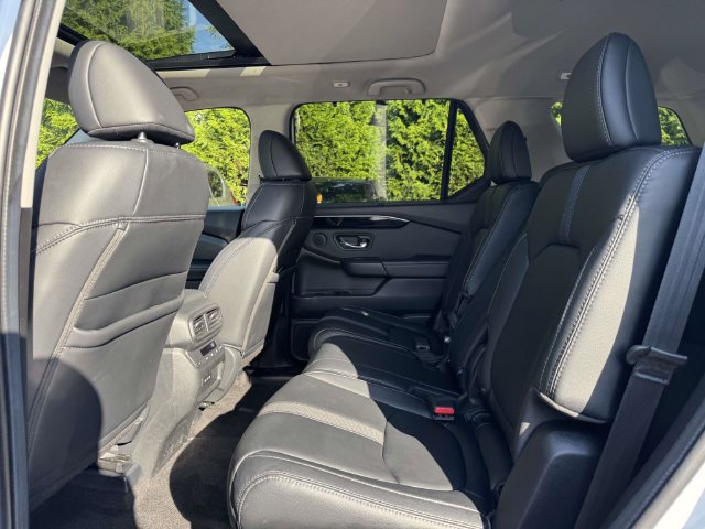 Certified 2024 Honda Pilot Touring image 10
