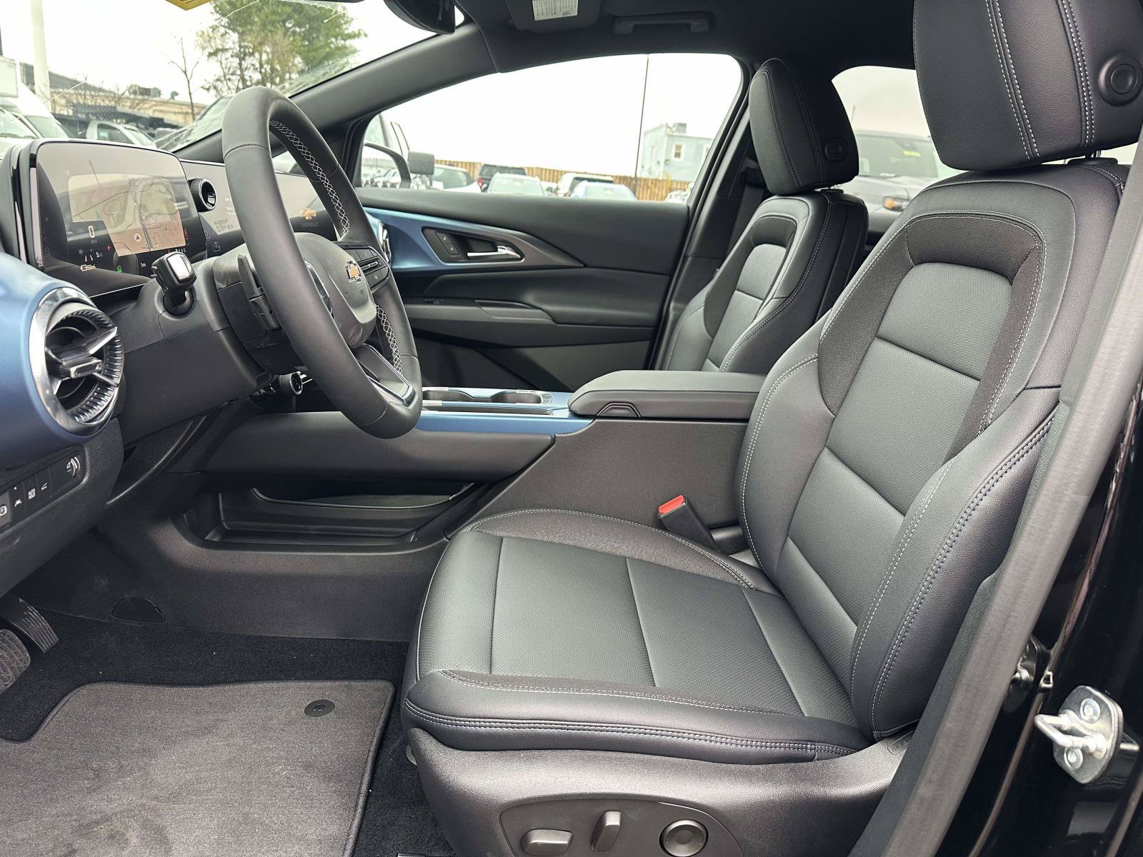 New 2026 Chevrolet Equinox EV LT AWD/4WD image 21