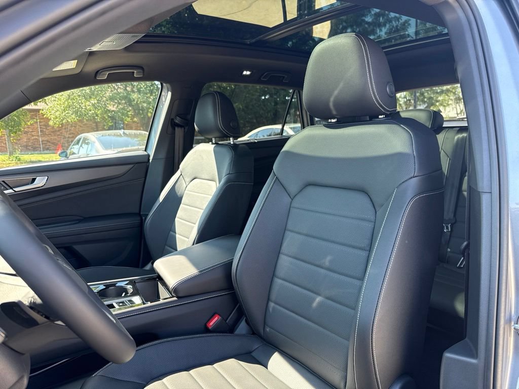 New 2026 Volkswagen Atlas Cross Sport SEL R-Line AWD/4WD image 5