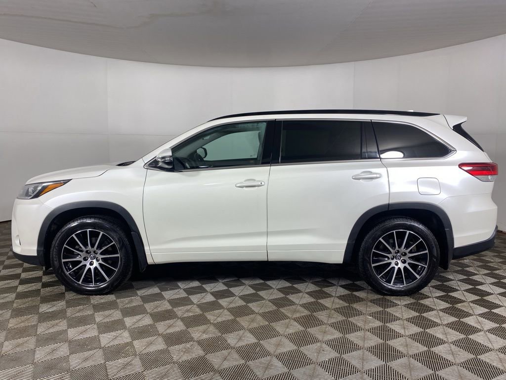 Used 2018 Toyota Highlander SE AWD/4WD image 4