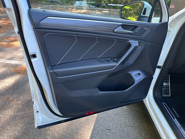 Used 2023 Volkswagen Tiguan SEL R-Line image 10