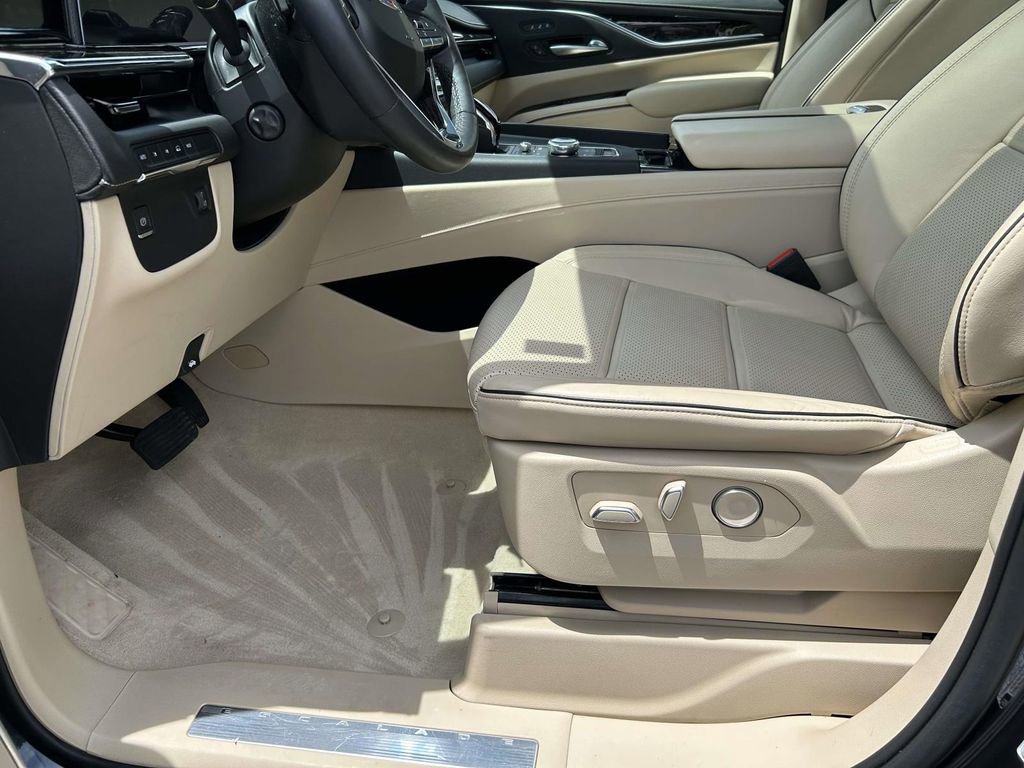Certified 2023 Cadillac Escalade ESV Premium Luxury AWD/4WD image 21
