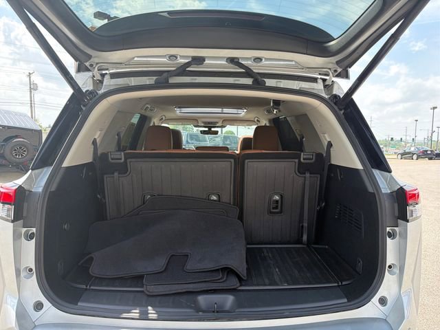 Used 2025 Nissan Pathfinder Platinum w/ Cargo Package image 25