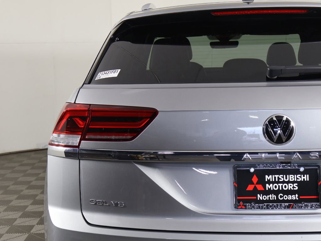 Used 2022 Volkswagen Atlas Cross Sport SEL R-Line image 17