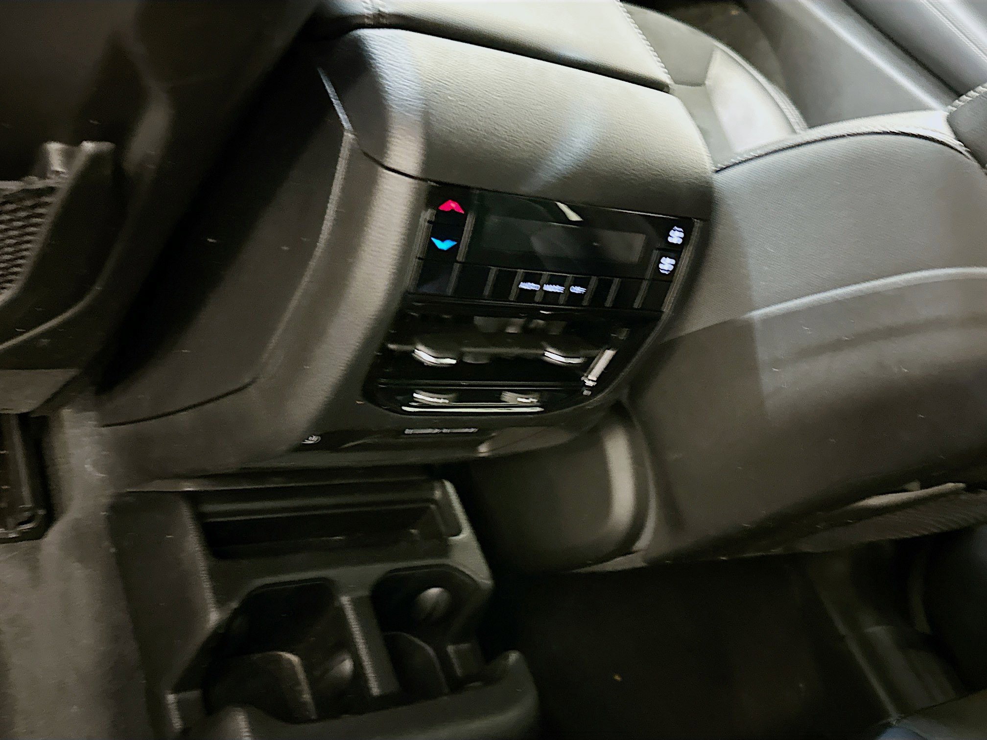 Used 2023 Jeep Grand Cherokee L Laredo image 28