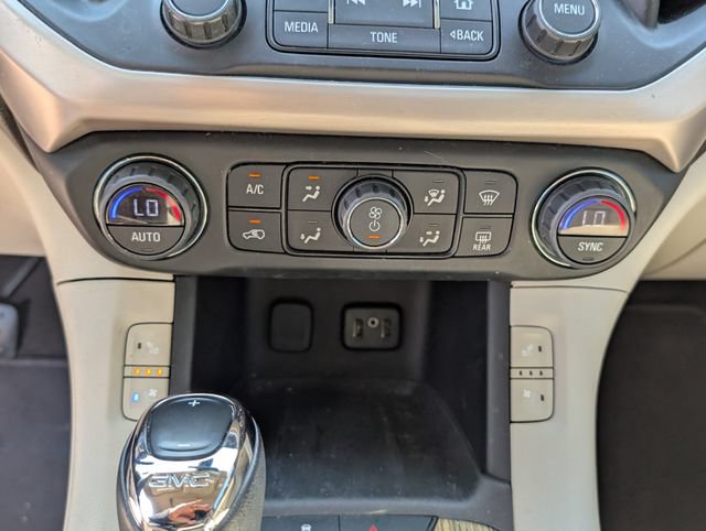 Used 2019 GMC Acadia Denali w/ Technology Package FWD image 19