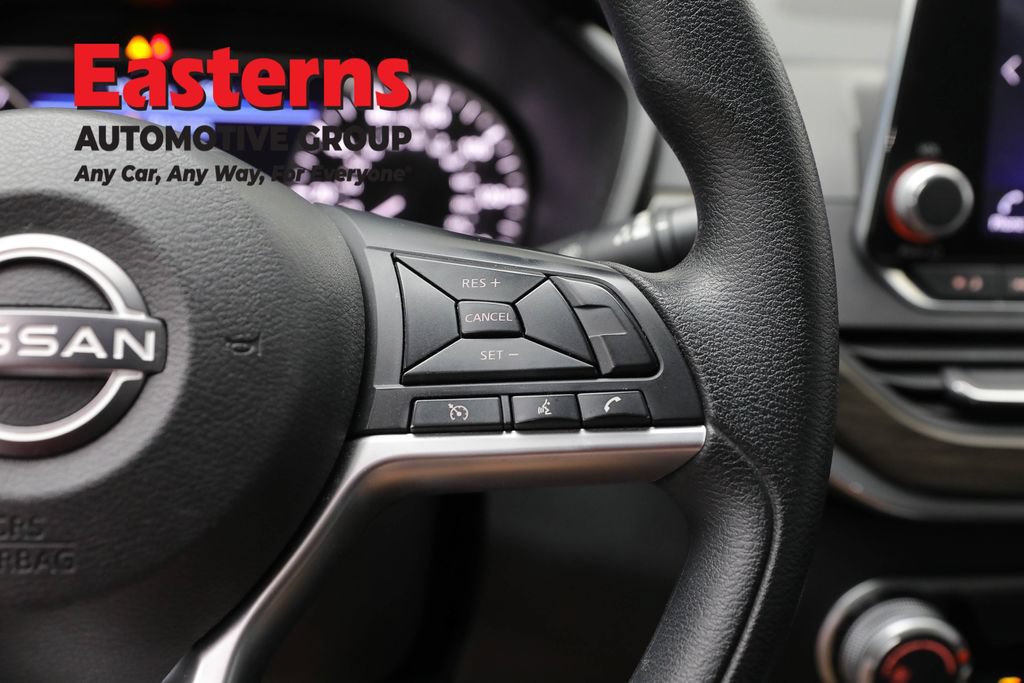 Used 2023 Nissan Altima 2.5 SV FWD image 16