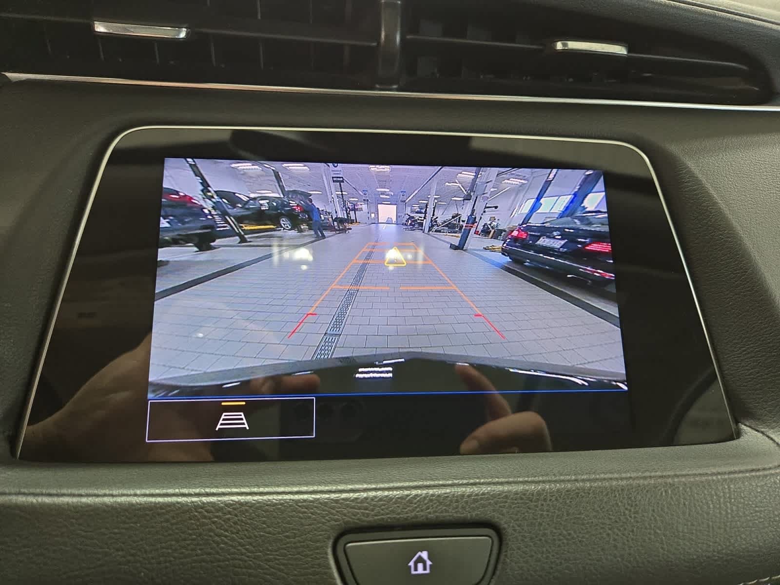 Used 2022 Cadillac XT4 Luxury AWD/4WD image 16