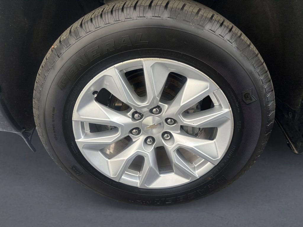 Used 2023 Chevrolet Silverado 1500 Custom AWD/4WD image 9