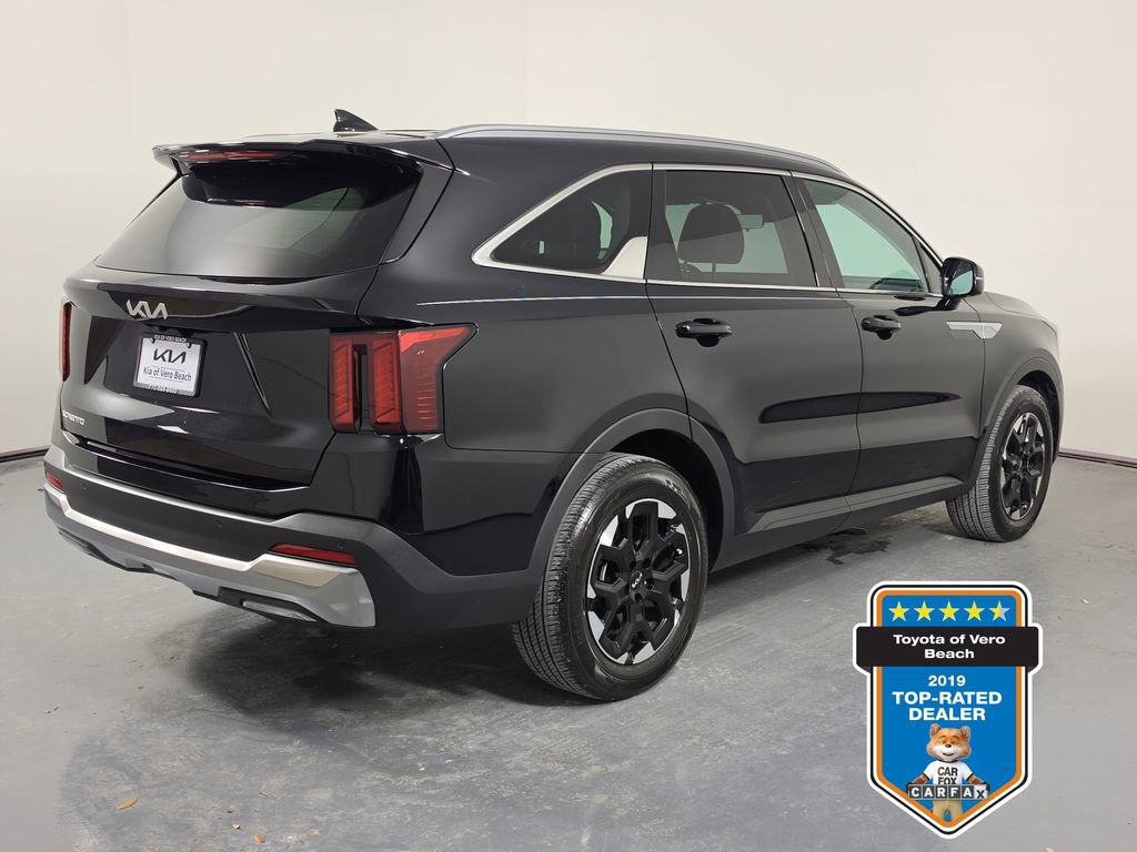 Certified 2025 Kia Sorento S FWD image 6