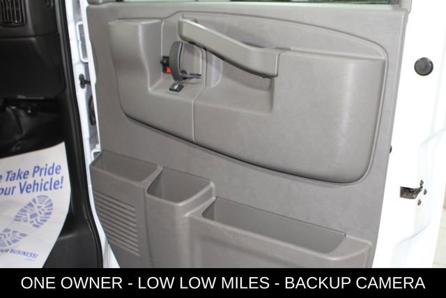 Used 2019 Chevrolet Express 3500 w/ Driver Convenience Package RWD image 21