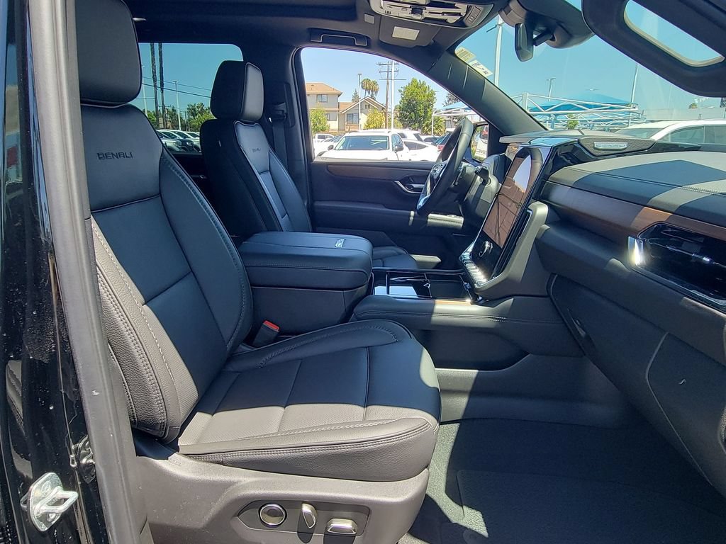 Used 2026 GMC Yukon Denali w/ Sun & Power Step Package AWD/4WD image 29