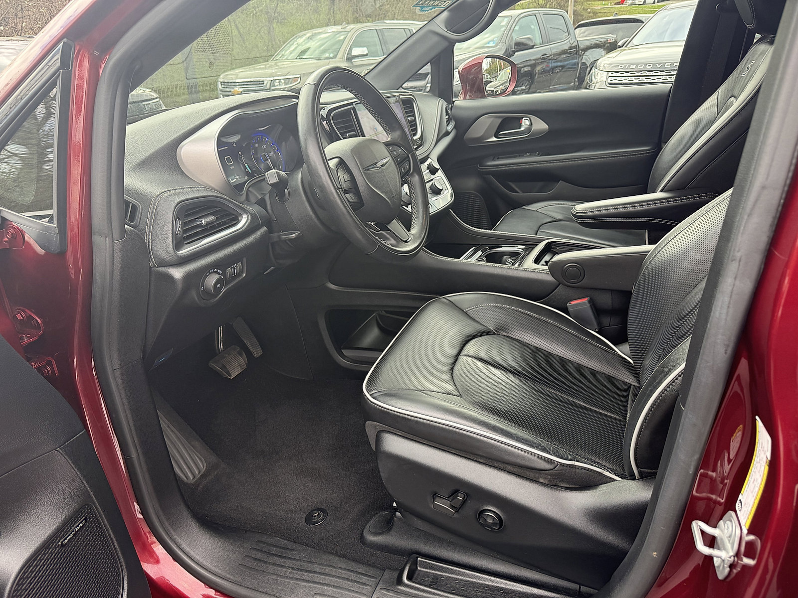 Used 2022 Chrysler Pacifica Limited w/ S Appearance Package image 11