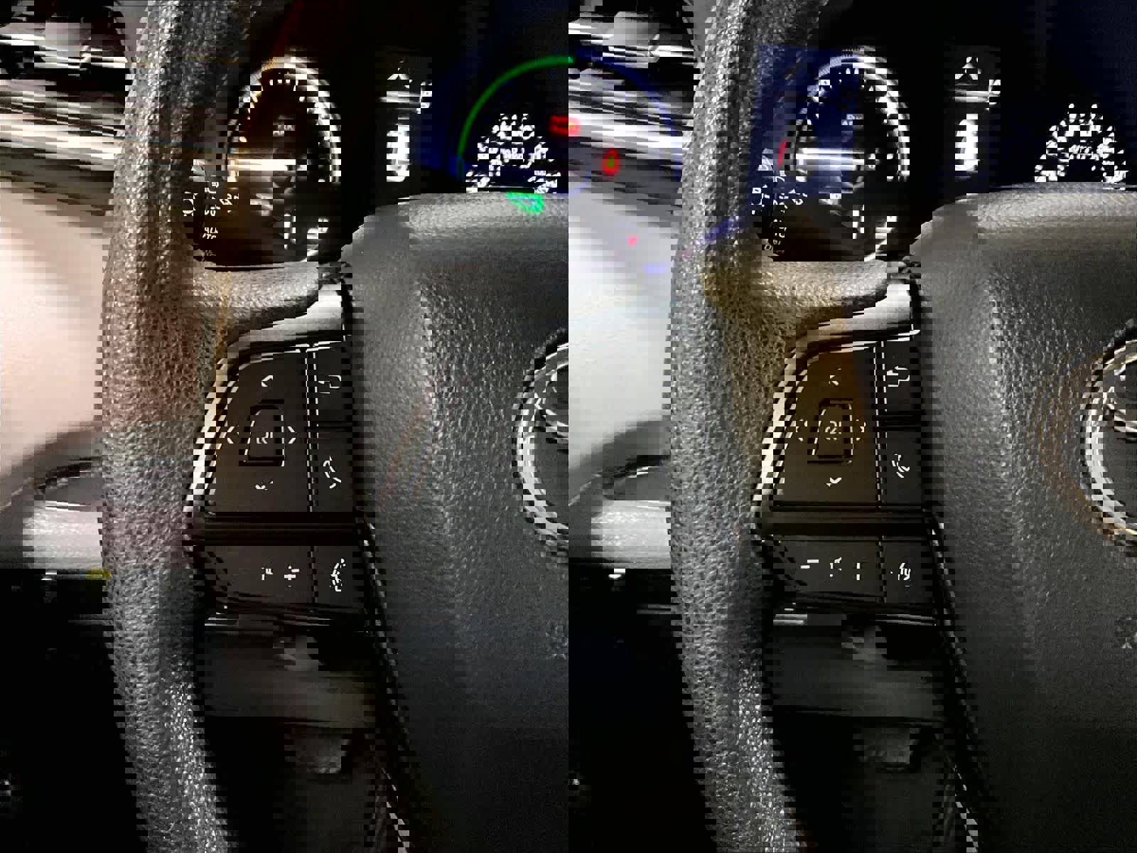 Used 2024 Toyota Sienna LE image 24