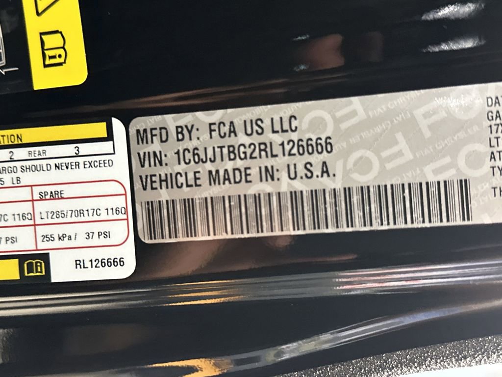 Used 2024 Jeep Gladiator Rubicon w/ Technology Group image 31