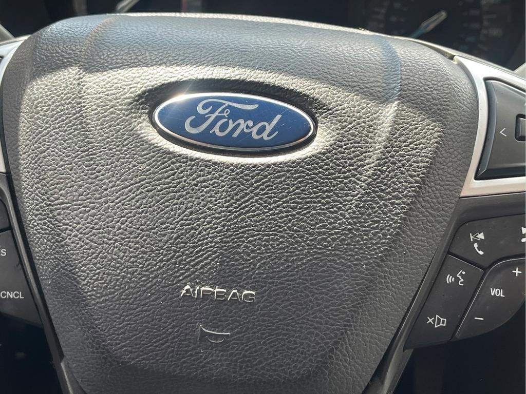 Used 2015 Ford Fusion SE image 24