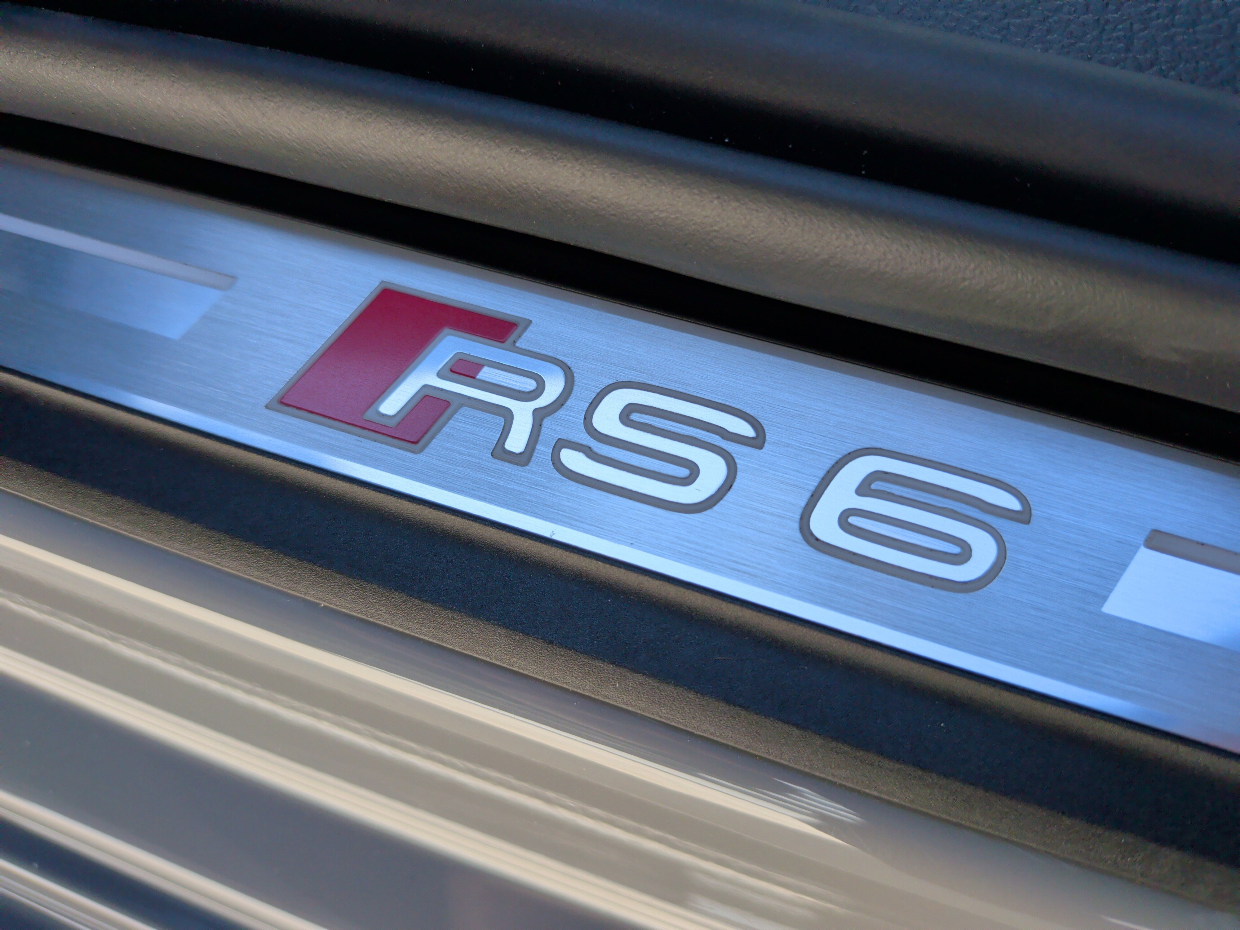 Used 2024 Audi RS 6 performance image 38