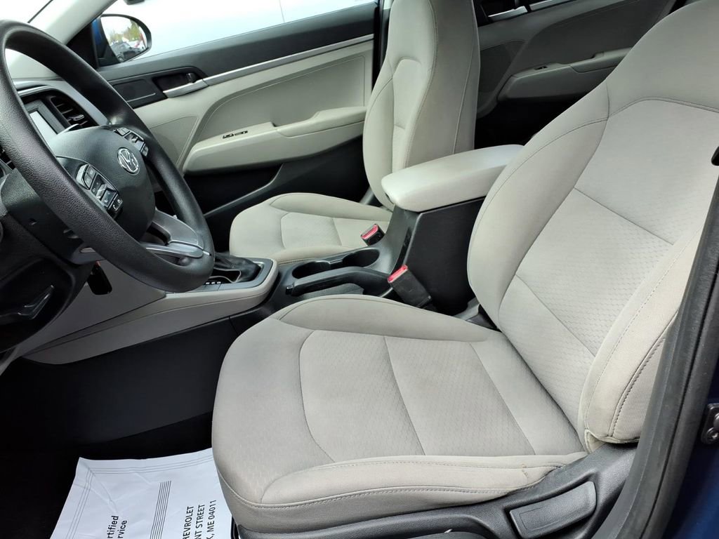 Used 2019 Hyundai Elantra SE FWD image 12