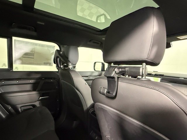New 2026 Land Rover Defender 110 X-Dynamic SE AWD/4WD image 28