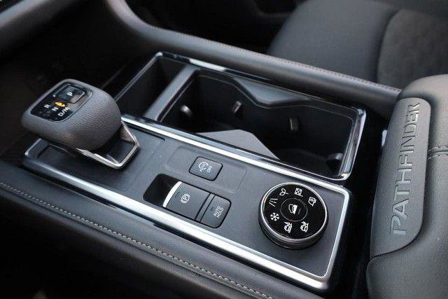 Certified 2025 Nissan Pathfinder SV AWD/4WD image 17