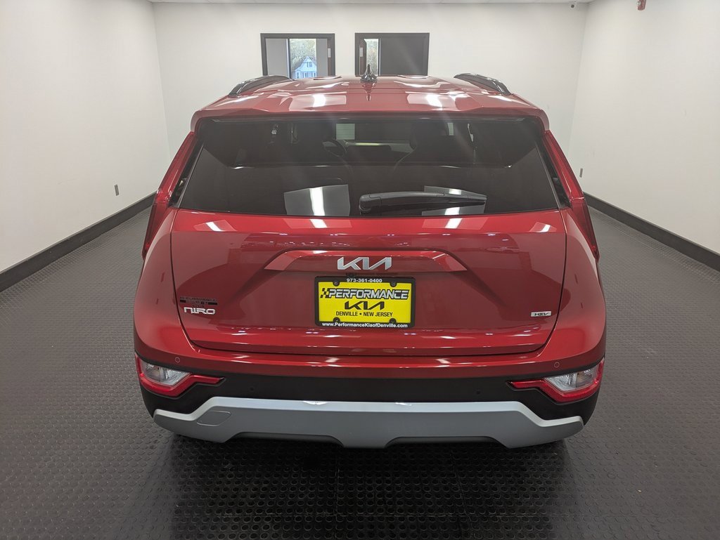 Certified 2024 Kia Niro EX image 5