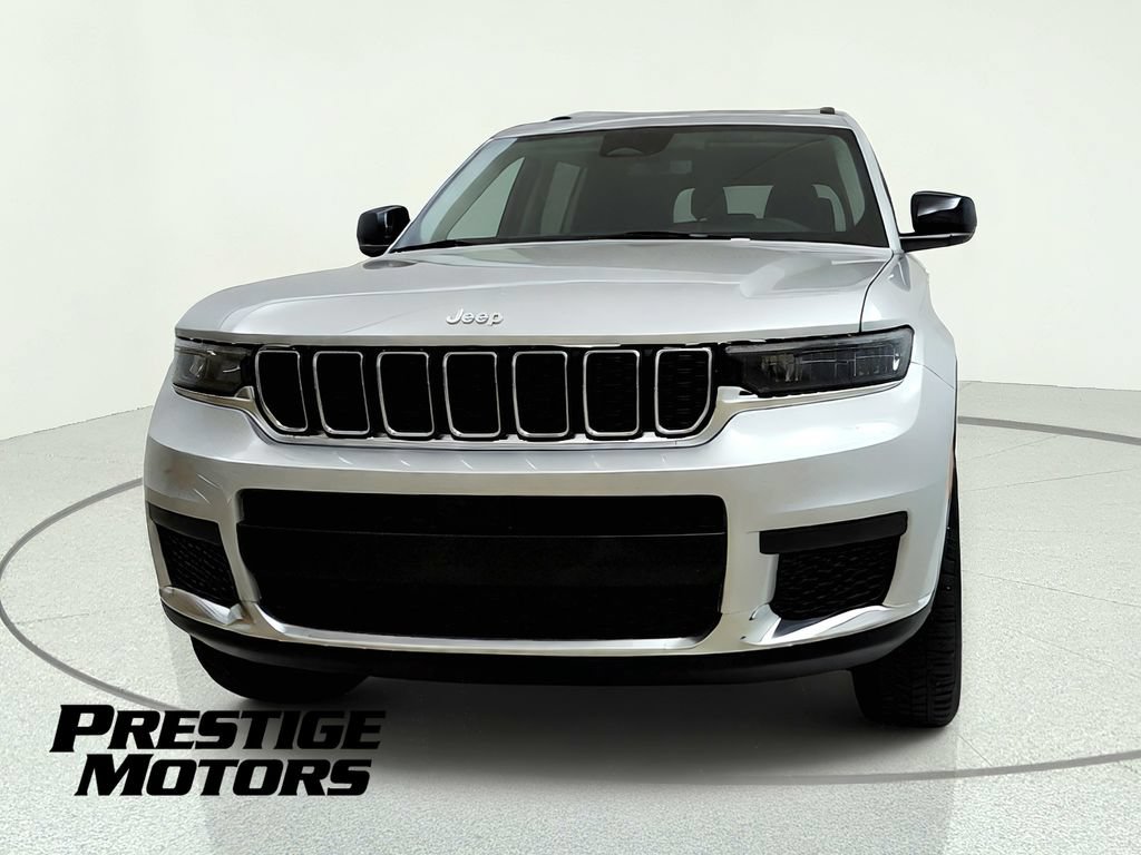 Used 2023 Jeep Grand Cherokee L Laredo w/ Luxury Tech Group I AWD/4WD image 2