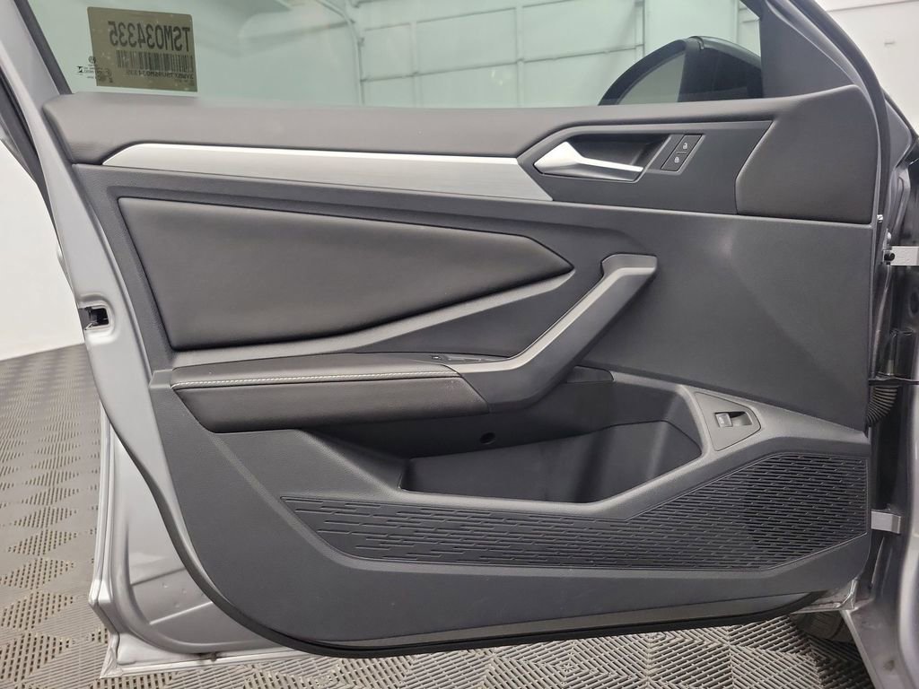 Used 2025 Volkswagen Jetta Sport image 18