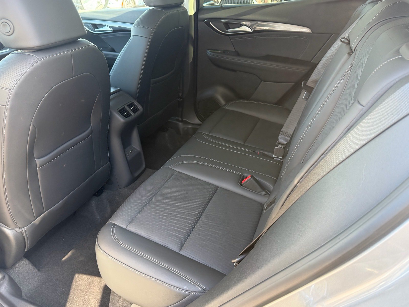 Used 2025 Buick Envision Preferred AWD/4WD image 15