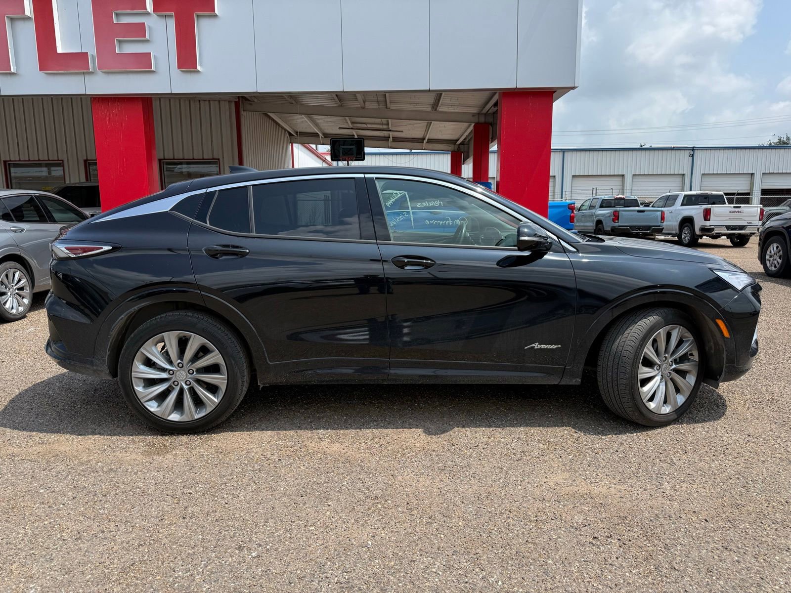 Used 2025 Buick Envista Avenir FWD image 3