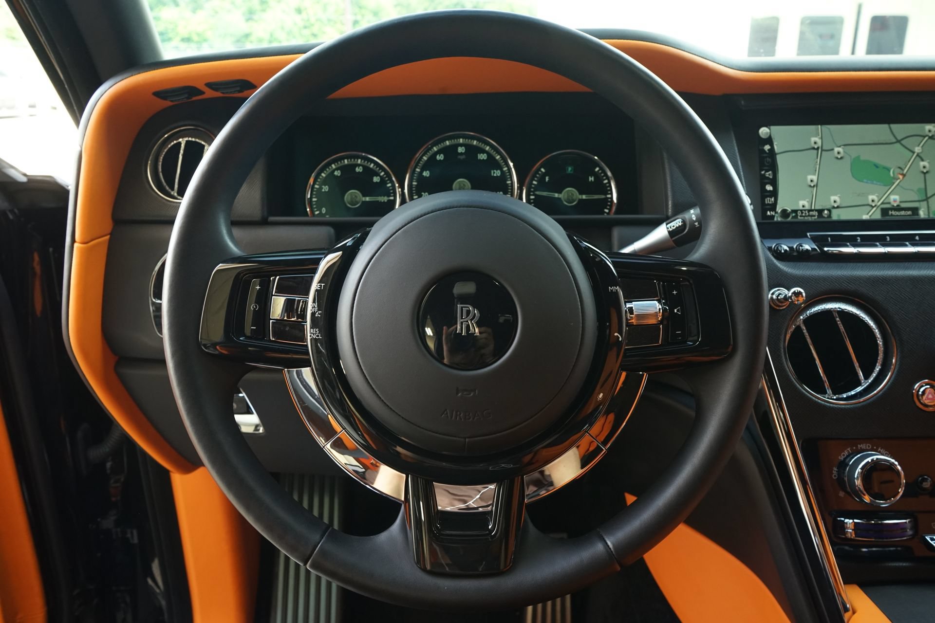 Used 2024 Rolls-Royce Cullinan AWD/4WD image 13