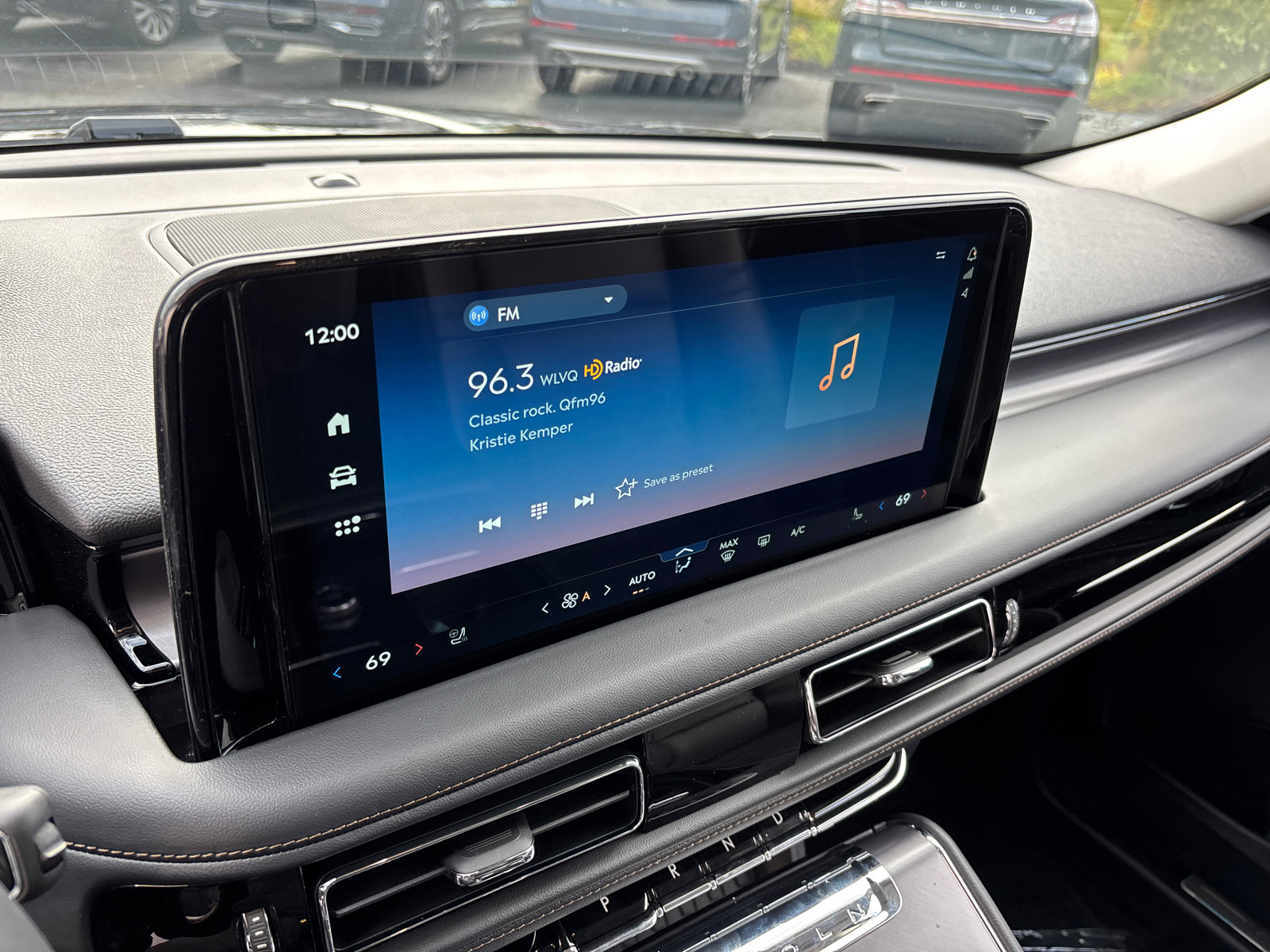 New 2026 Lincoln Aviator AWD image 21