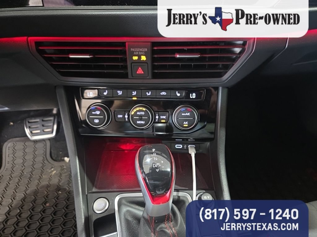 Used 2024 Volkswagen Jetta GLI 40th Anniversary Edition FWD image 10