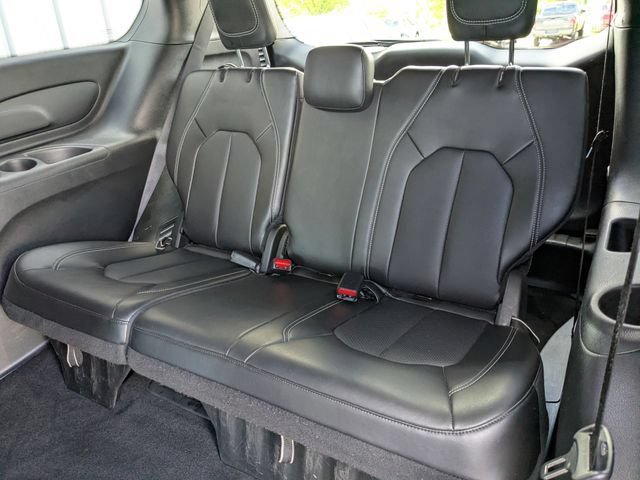 Used 2025 Chrysler Pacifica Select FWD image 26