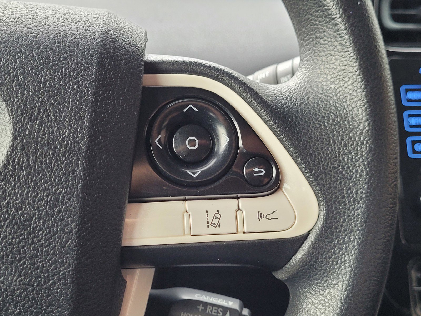 Used 2017 Toyota Prius Two image 20