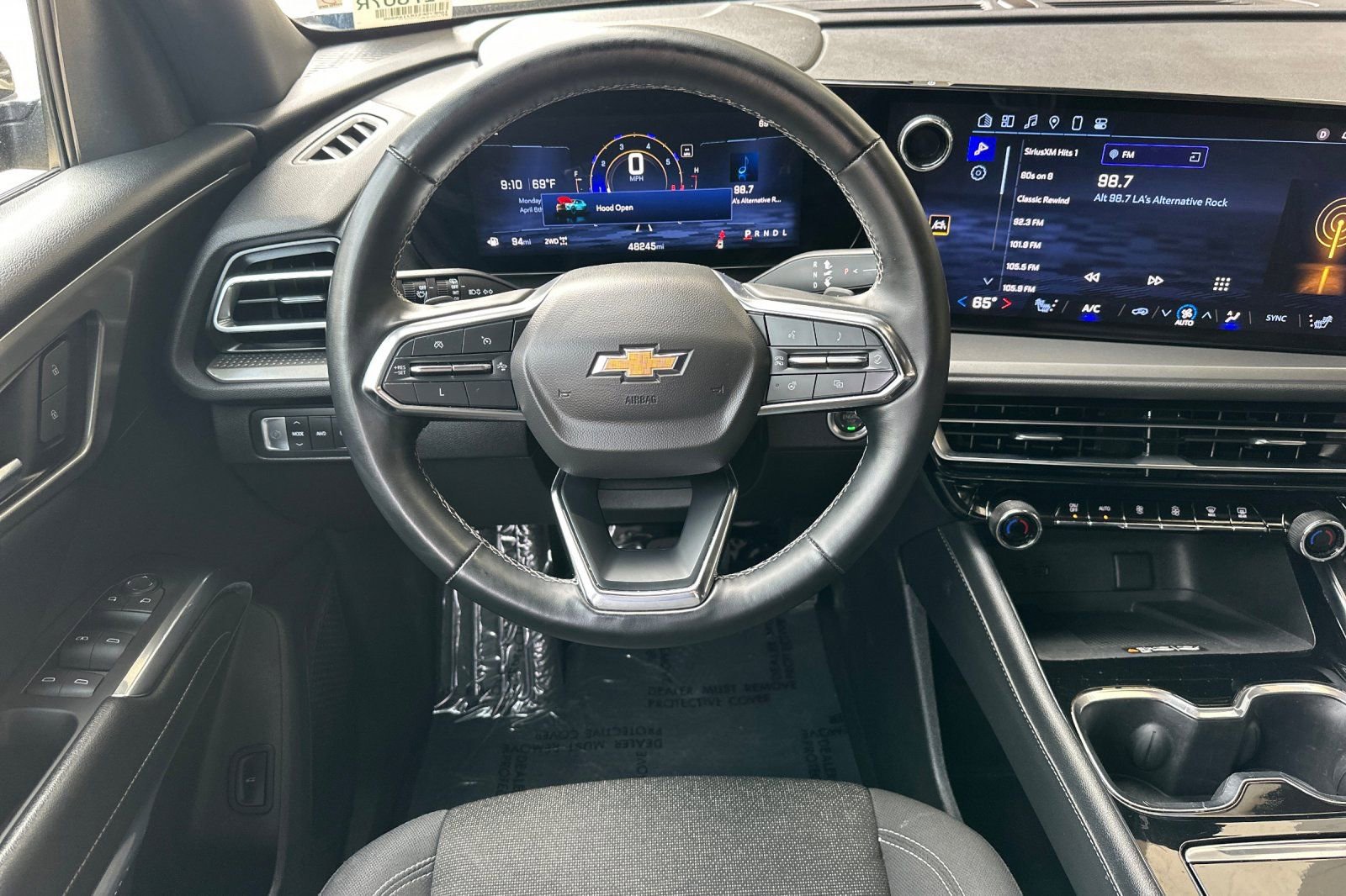 Used 2024 Chevrolet Traverse LT image 17