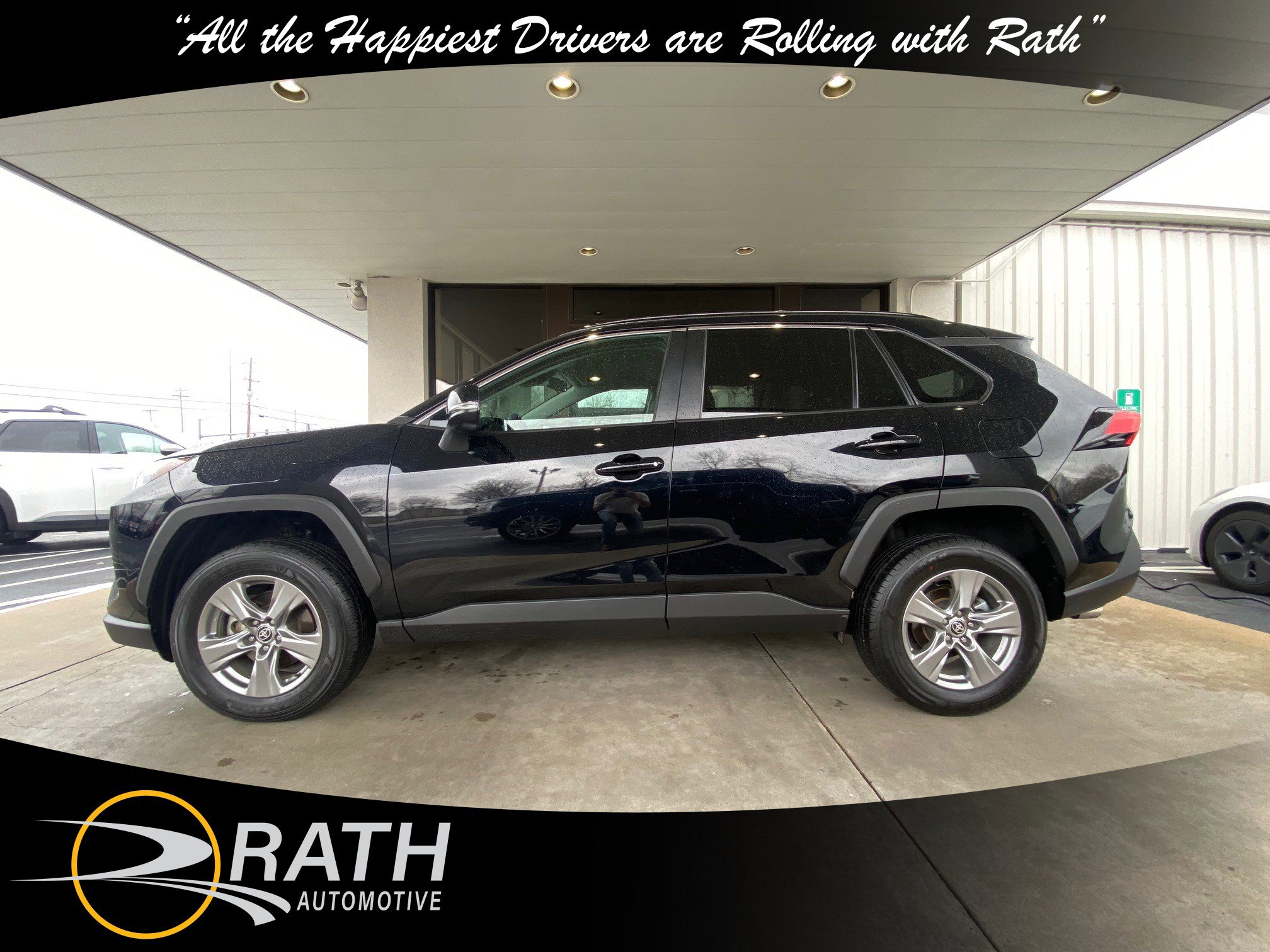Used 2024 Toyota RAV4 XLE image 10
