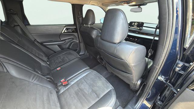 Used 2022 Mitsubishi Outlander SE image 25