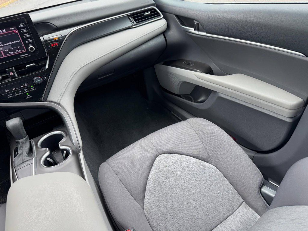 Used 2024 Toyota Camry LE FWD image 17