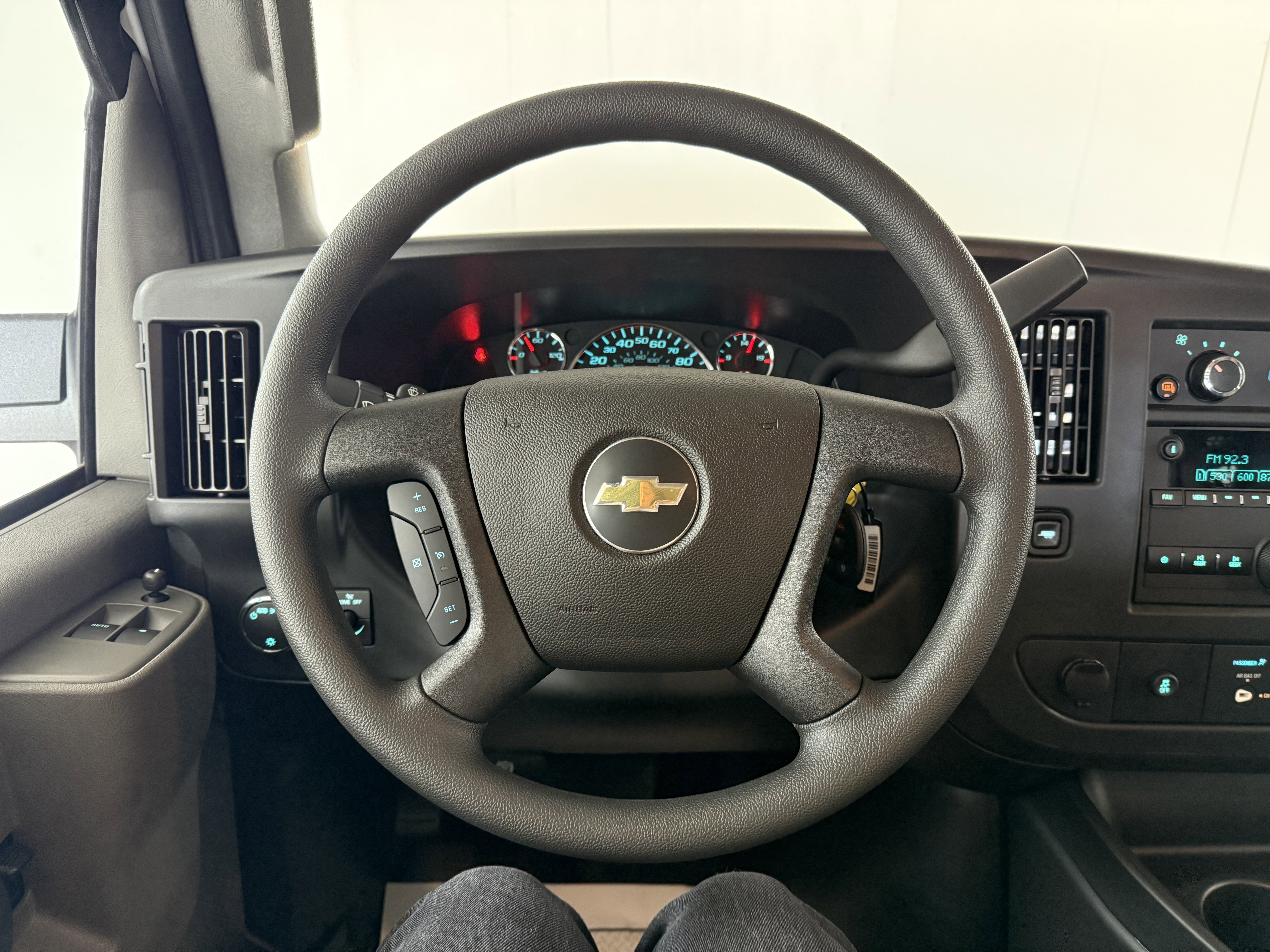 New 2025 Chevrolet Express 3500 w/ Driver Convenience Package image 15