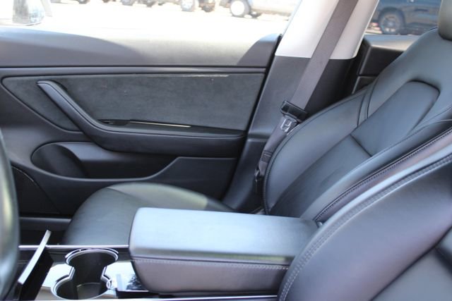 Used 2018 Tesla Model 3 Long Range RWD image 23