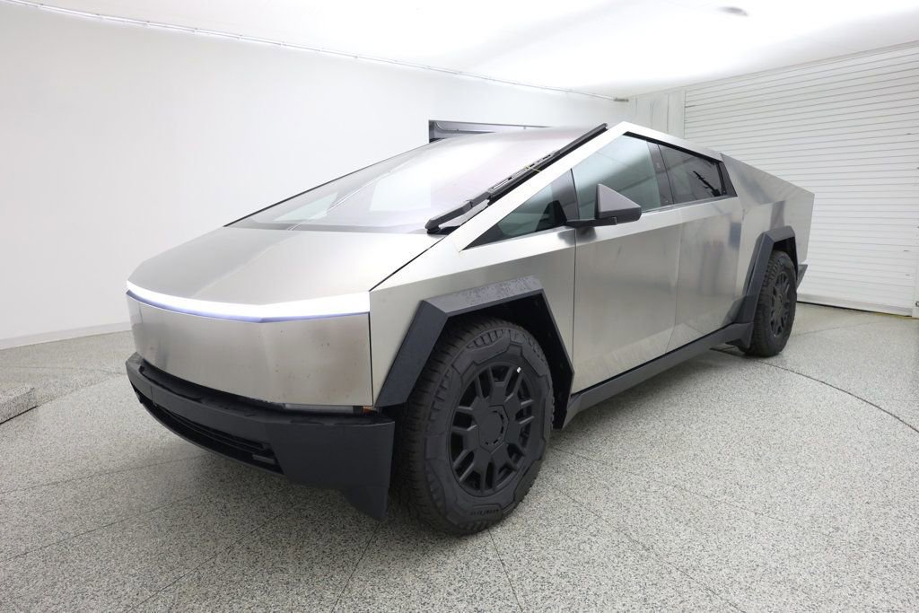 Used 2024 Tesla Cybertruck AWD Crew Cab image 1