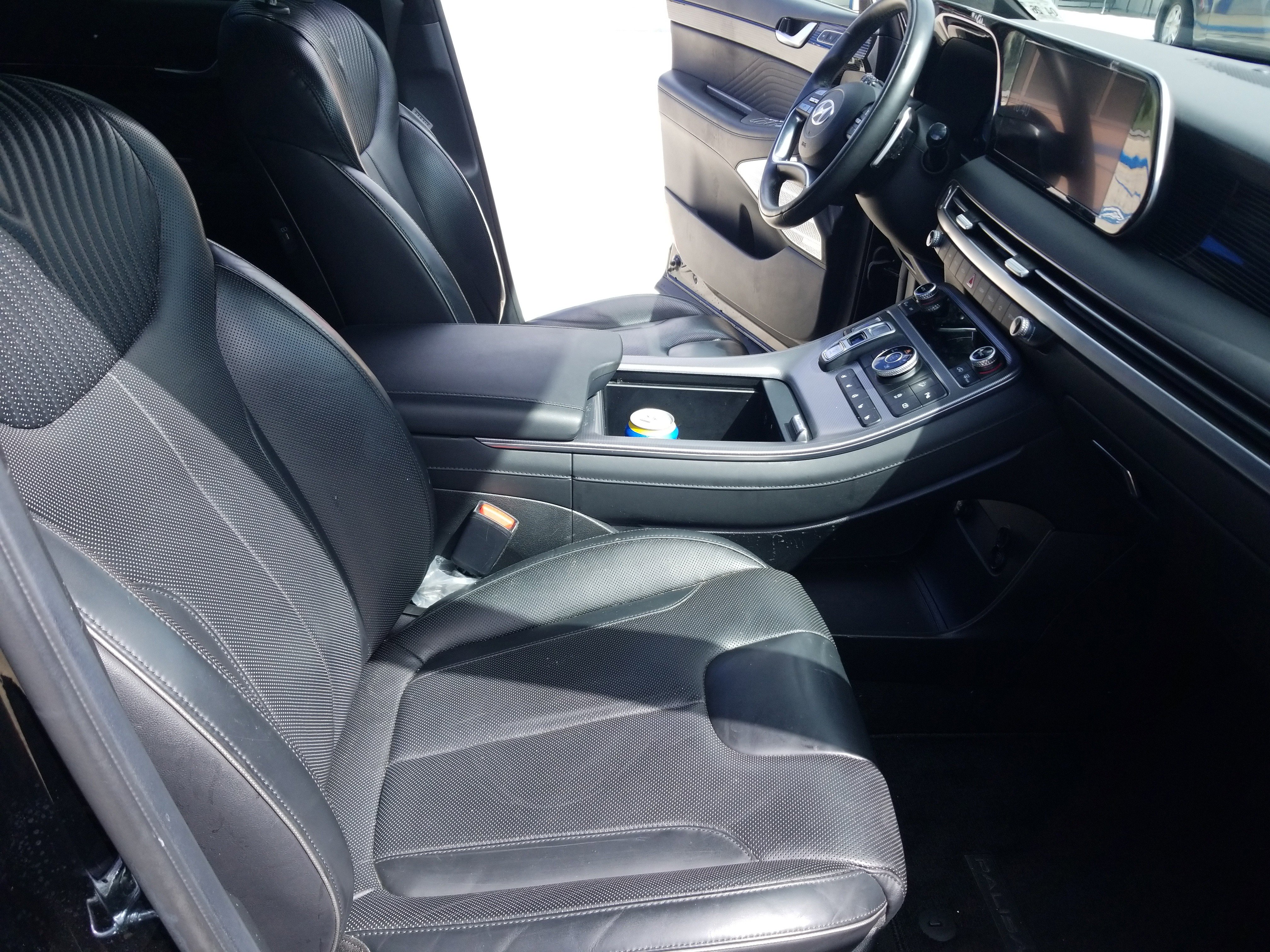 Used 2024 Hyundai Palisade Calligraphy image 17